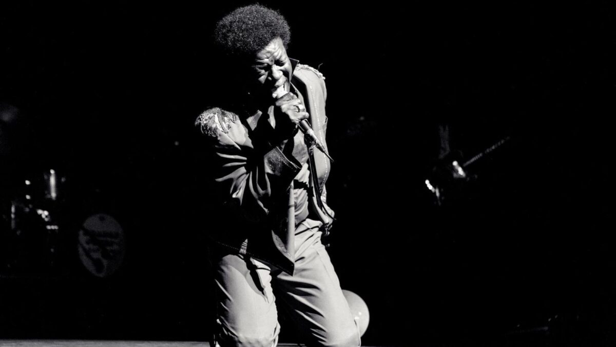 Charles Bradley – The World (is going up in Flames)